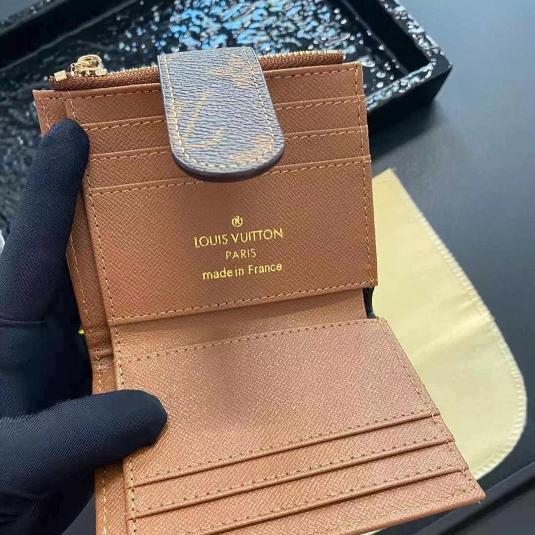 Bellissimo porta carte alla moda