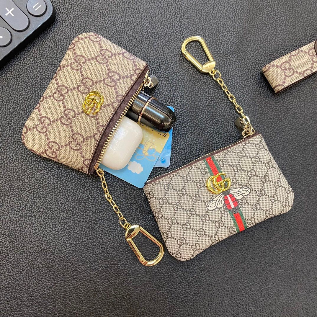 Graue Münzbörse mit Kette