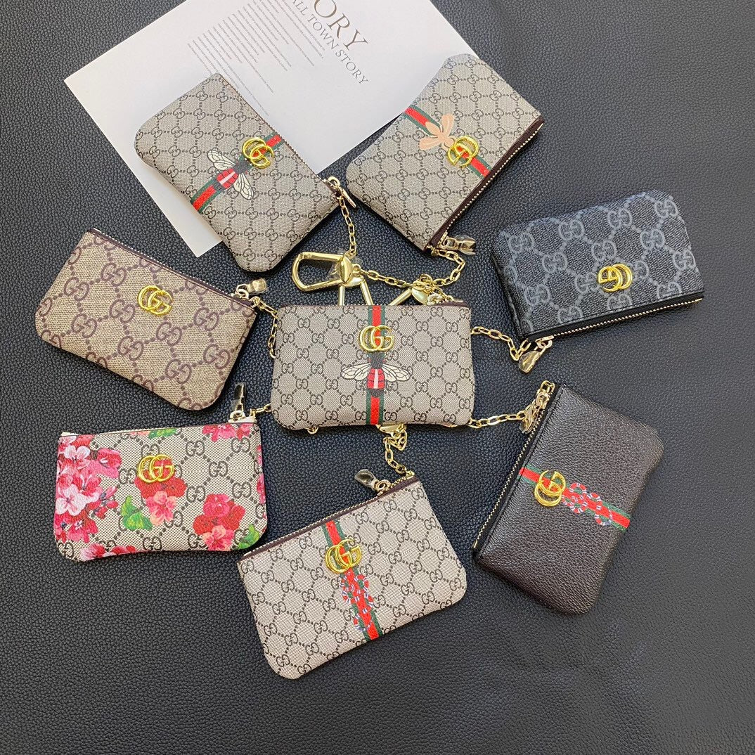 Graue Münzbörse mit Kette