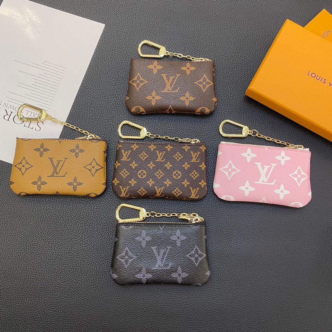 Münzbörse mit Blumenkette