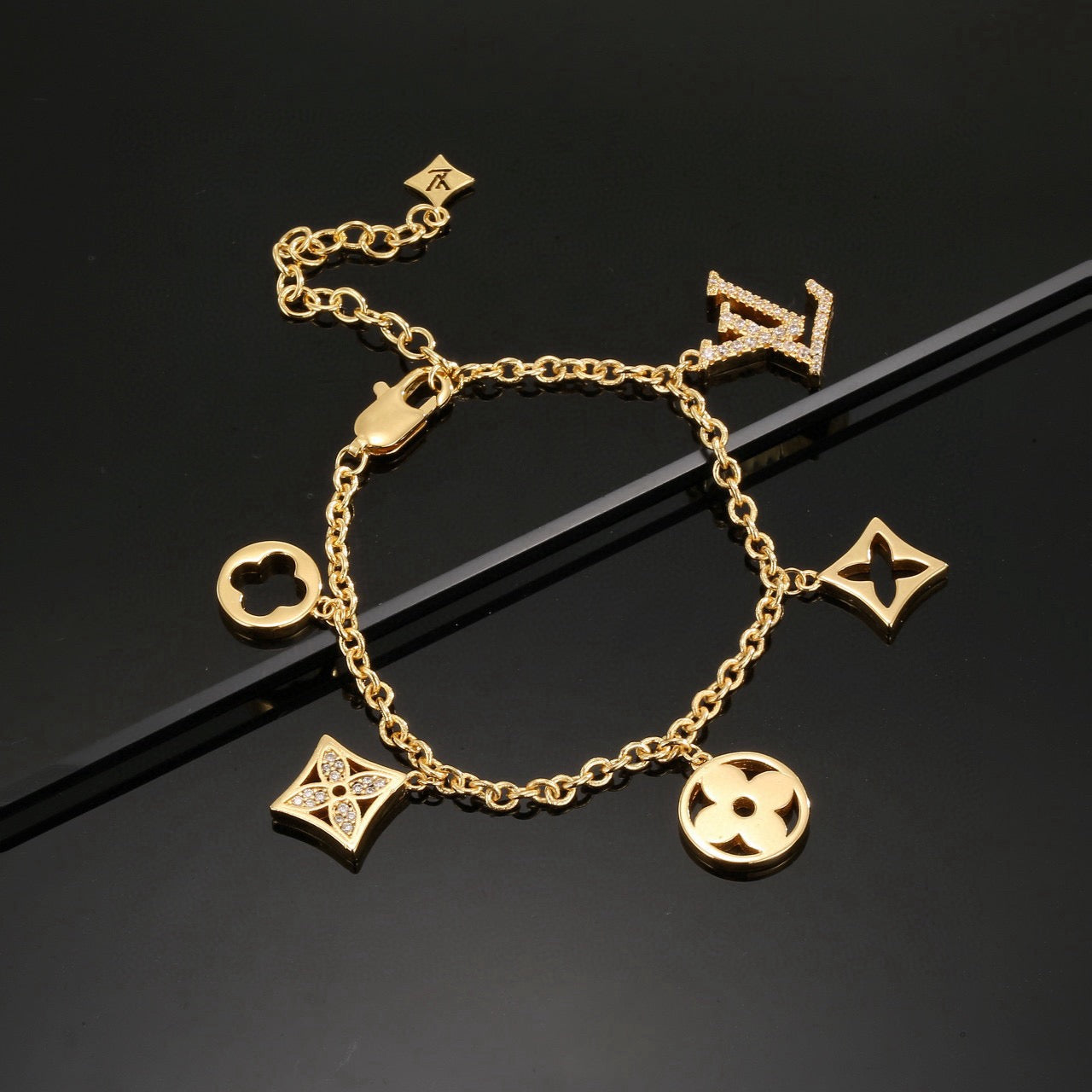 Golden Pendant Chain Bracelet