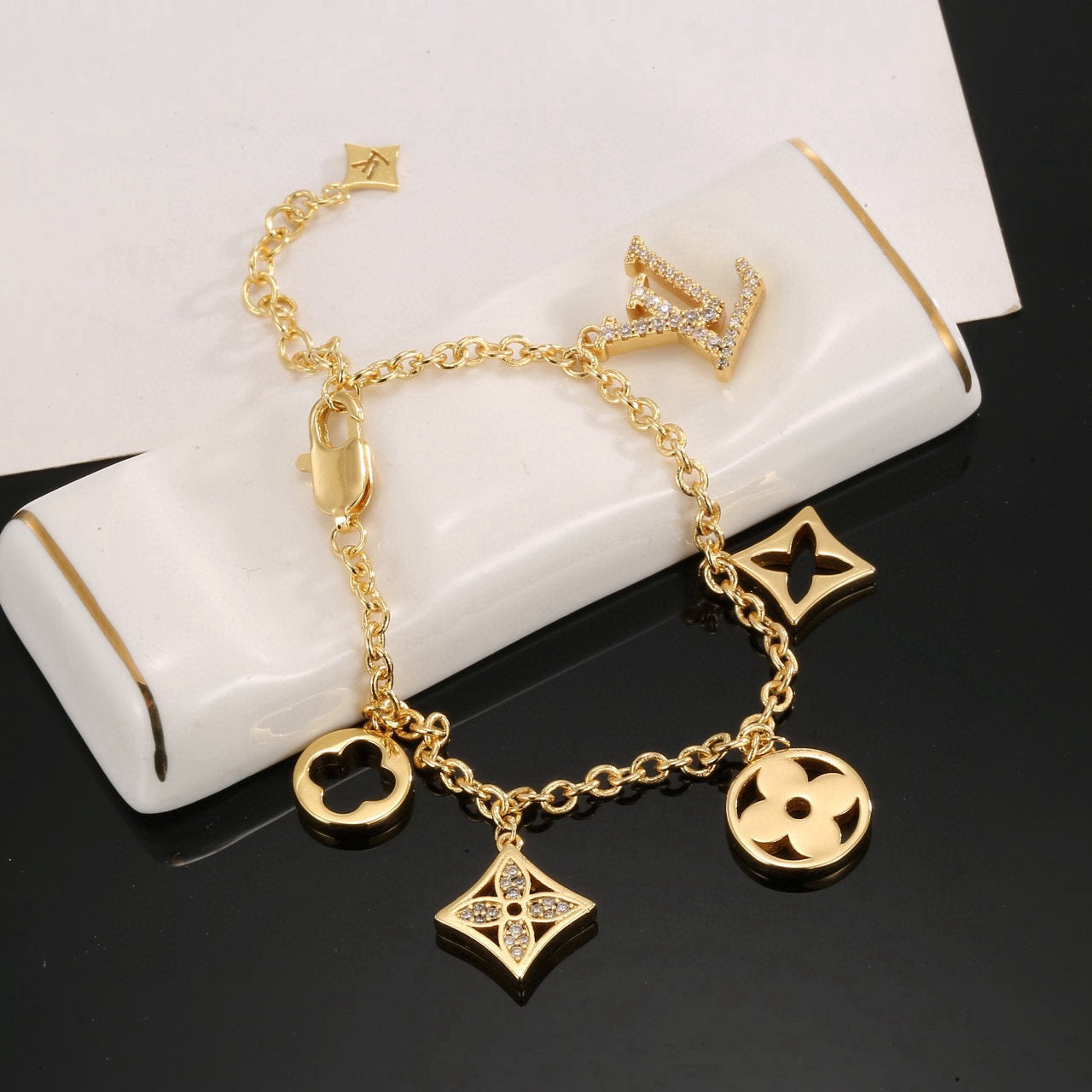 Golden Pendant Chain Bracelet