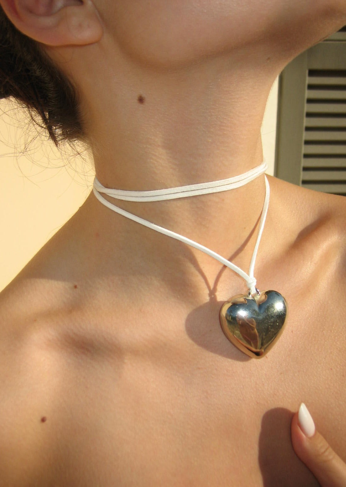 Collana a forma di cuore in velluto bianco Isabelle
