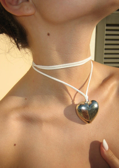 Collana a forma di cuore in velluto bianco Isabelle