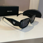 Eckige Vintage-Sonnenbrille mit Medusa-Motiv