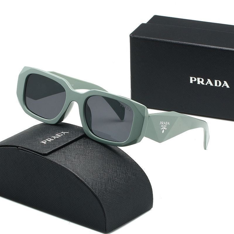 Eckige Vintage-Sonnenbrille mit Medusa-Motiv