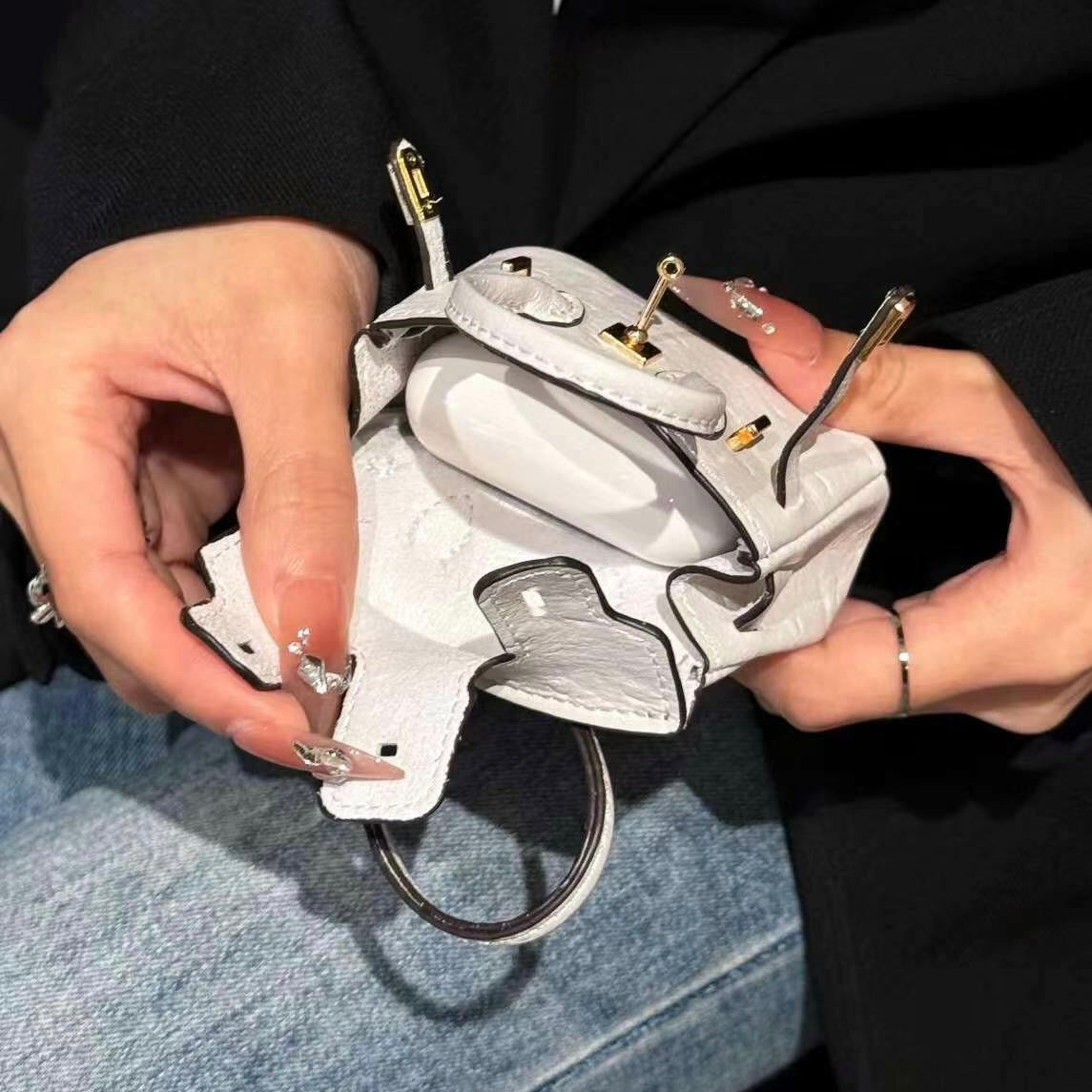 Kopfhörerhülle im frischen Taschendesign 