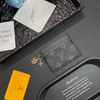 Trendy Münz- und Kartenetui mit Kette