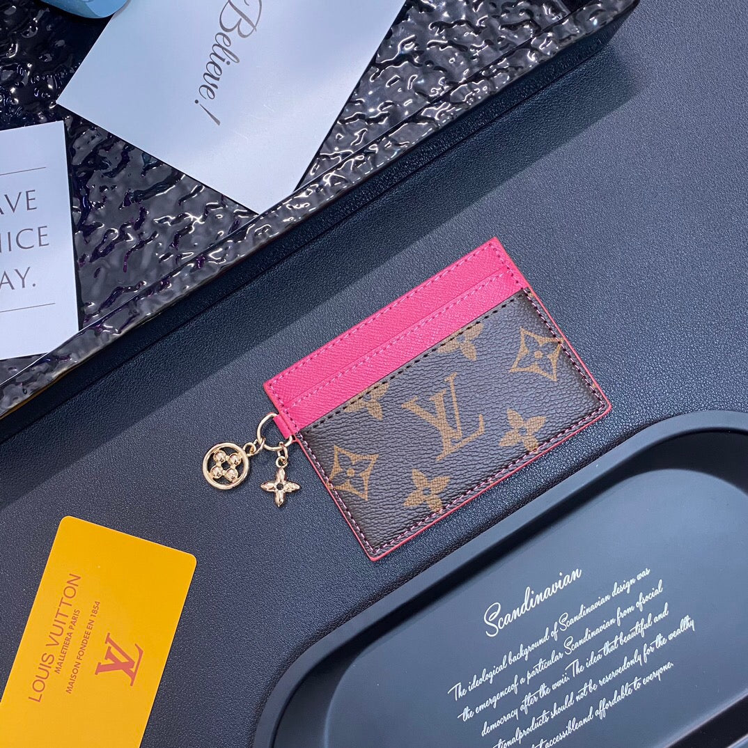 Trendy Münz- und Kartenetui mit Kette