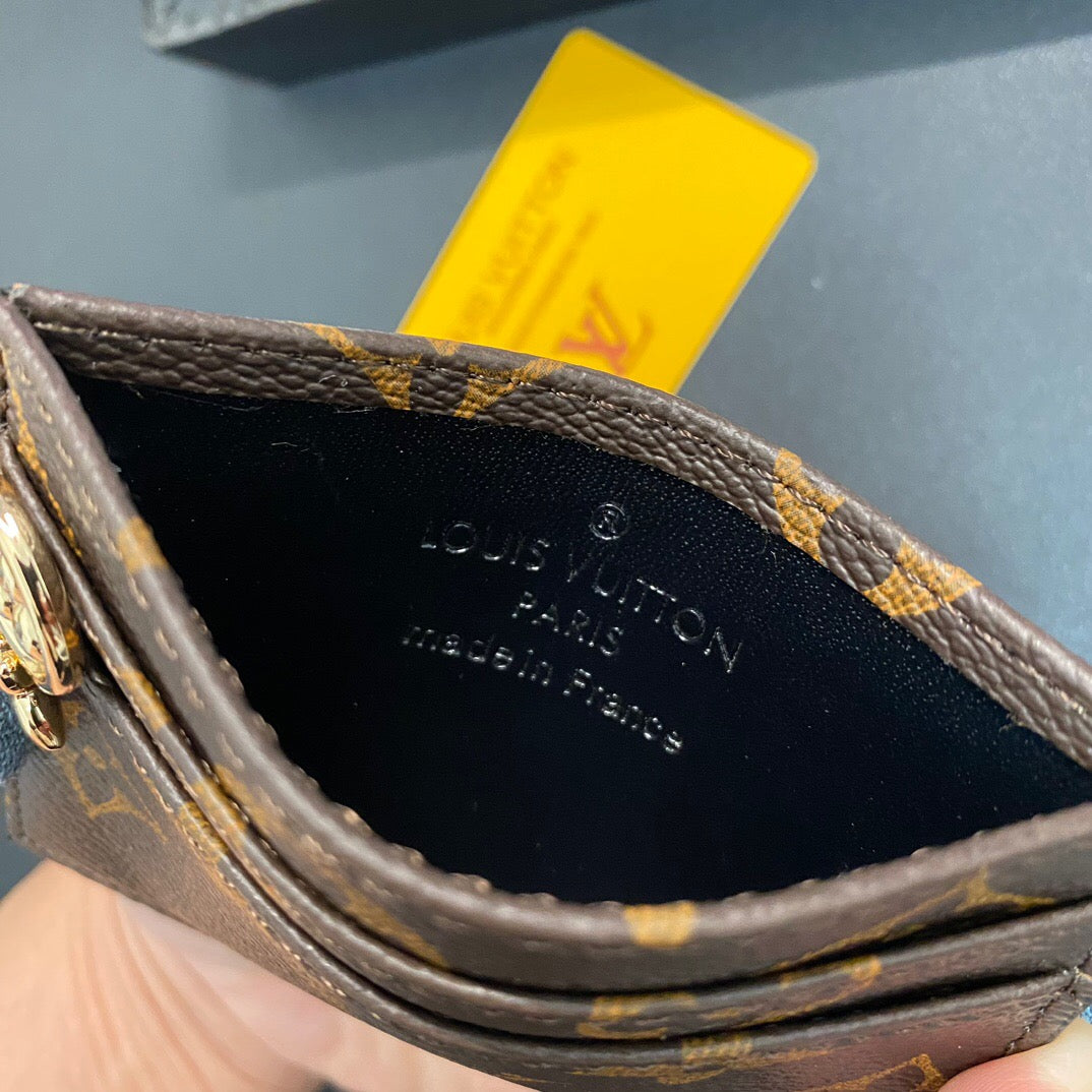 Trendy Münz- und Kartenetui mit Kette