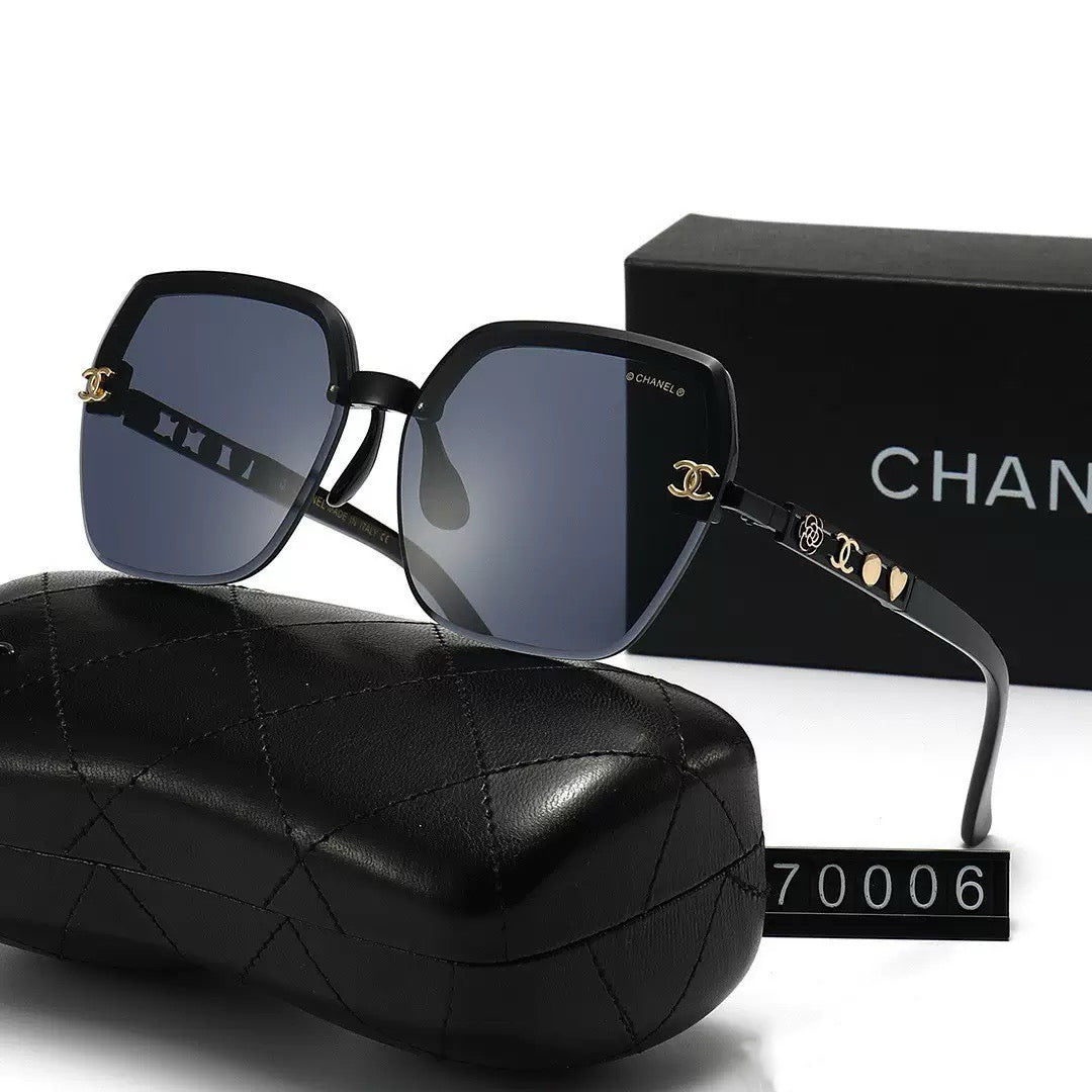 Neue Brille mit klaren Gläsern