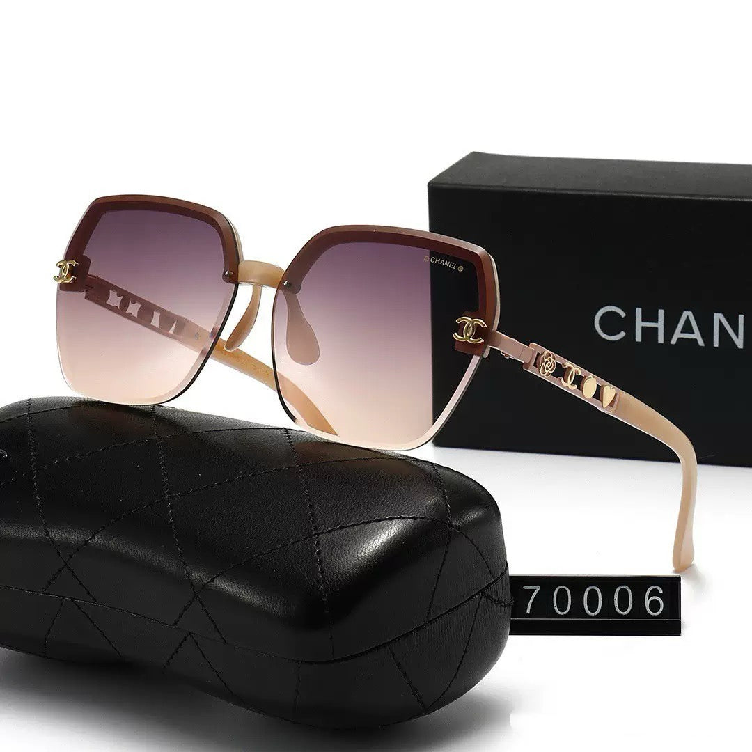 Neue Brille mit klaren Gläsern