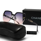 Neue Brille mit klaren Gläsern