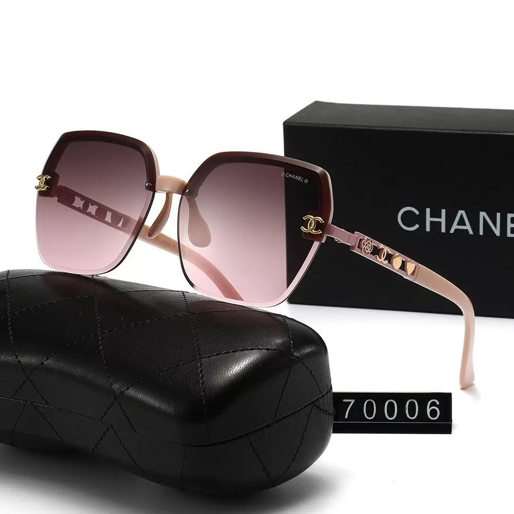 Neue Brille mit klaren Gläsern