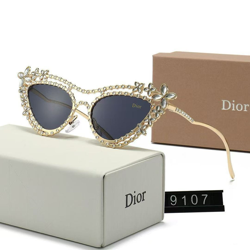 Cat-Eye-Sonnenbrille mit goldenem Logo