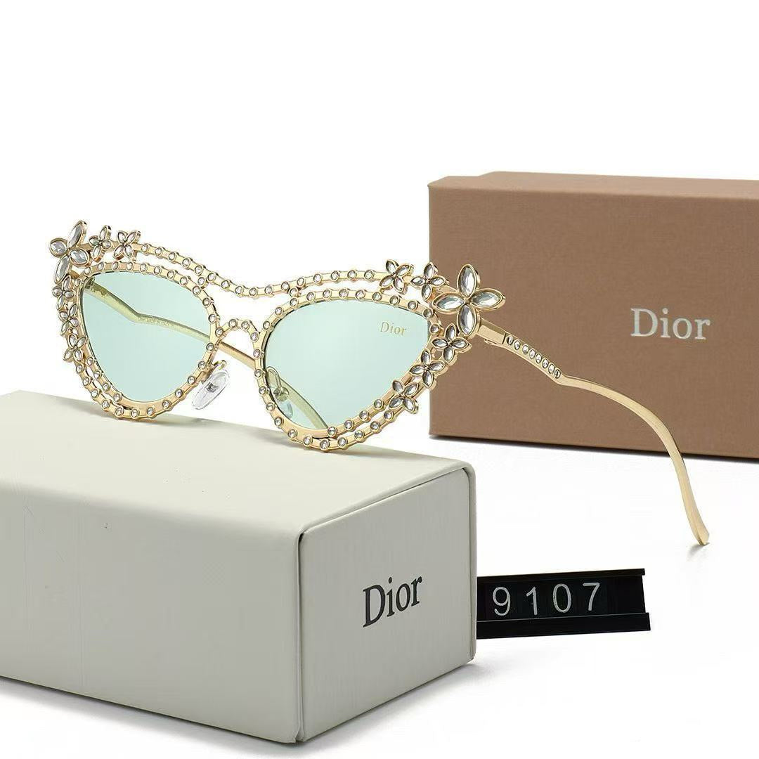 Cat-Eye-Sonnenbrille mit goldenem Logo