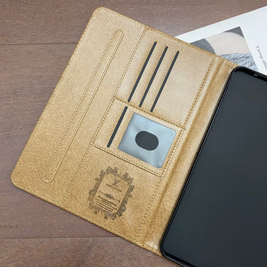 Klassische iPad-Hülle mit geprägtem Design