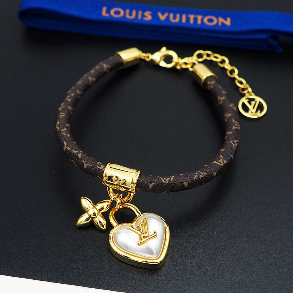 Love Pendant Leather Chain Bracelet