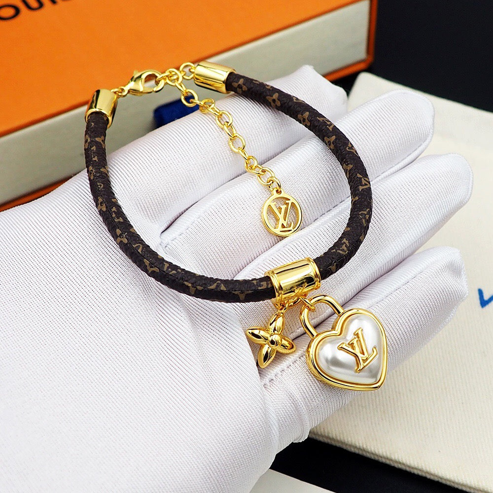 Love Pendant Leather Chain Bracelet