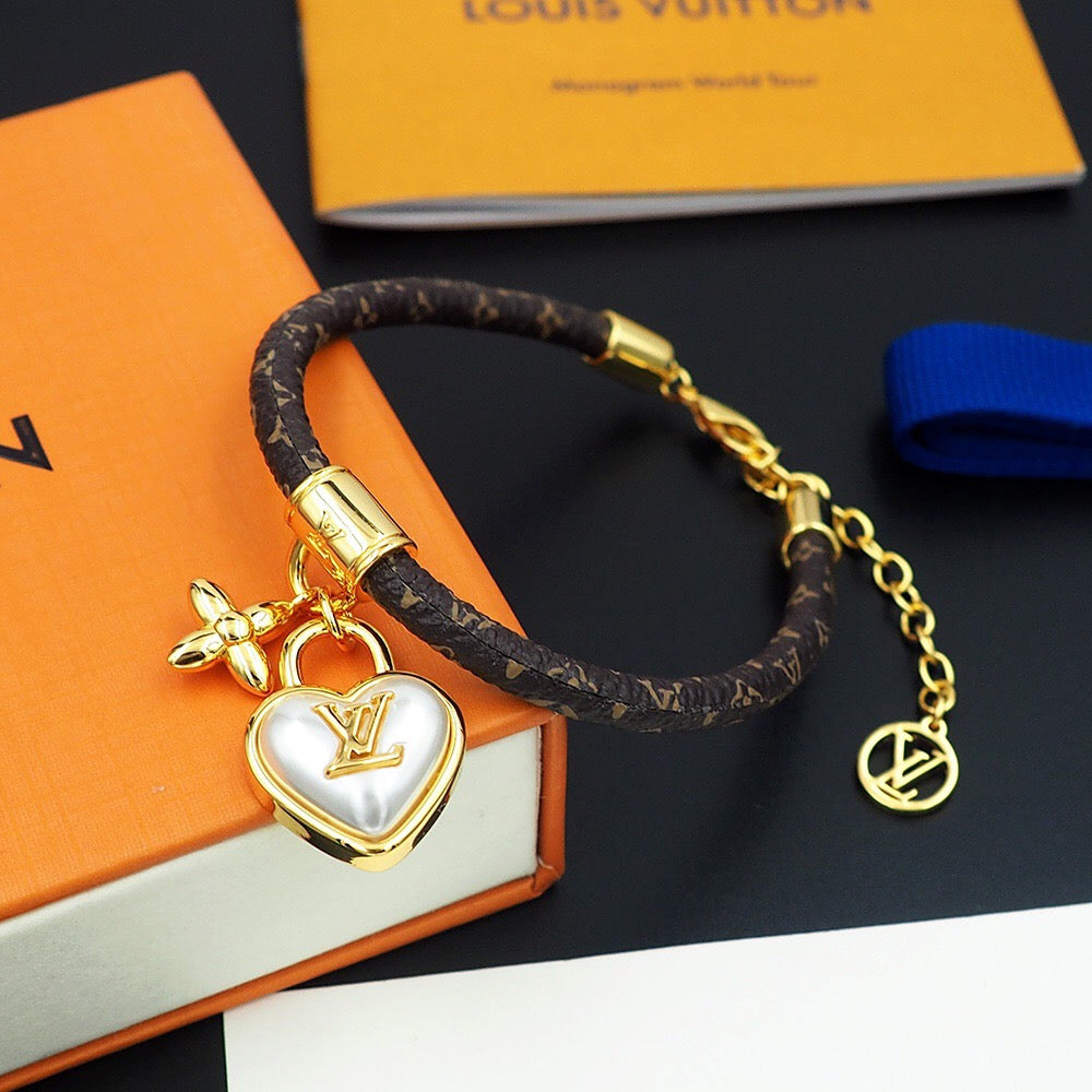Love Pendant Leather Chain Bracelet