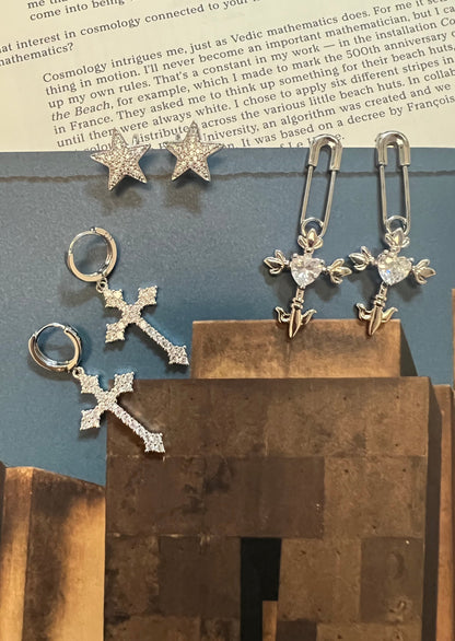 Ivonne Gothic Silber Kreuz Ohrringe