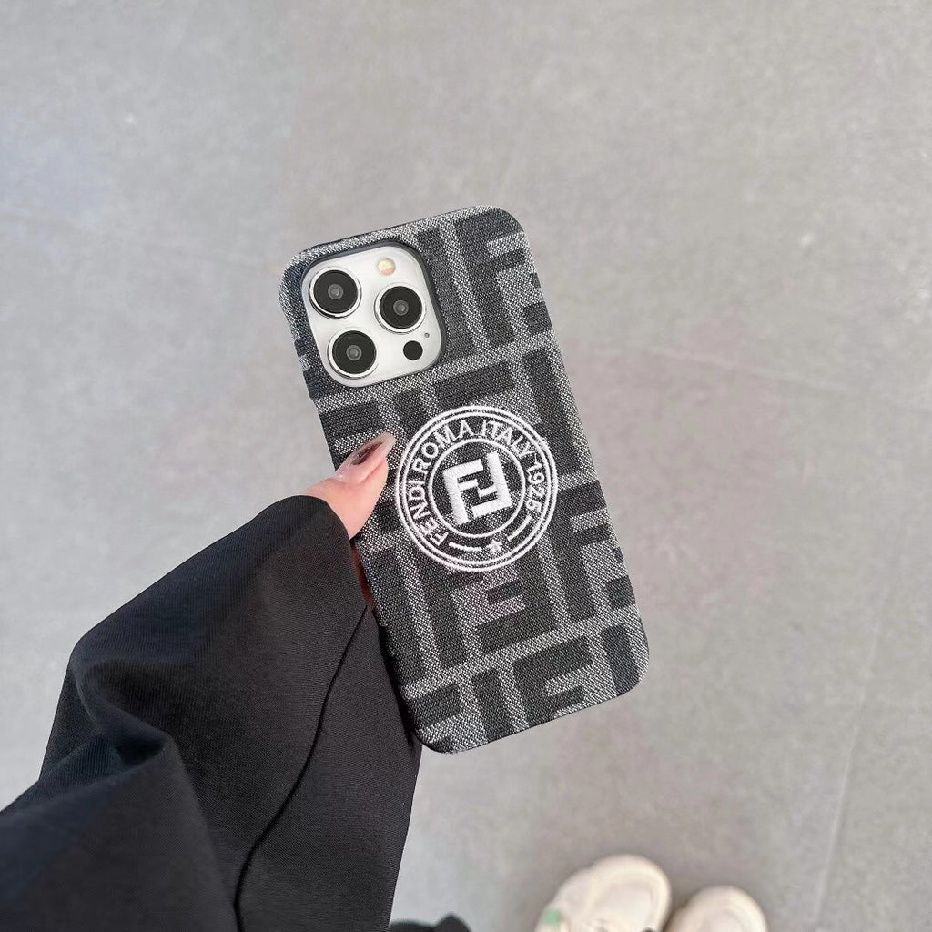 Neue Handyhülle mit Stickerei für das iPhone