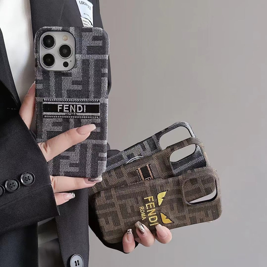 Neue Handyhülle mit Stickerei für das iPhone