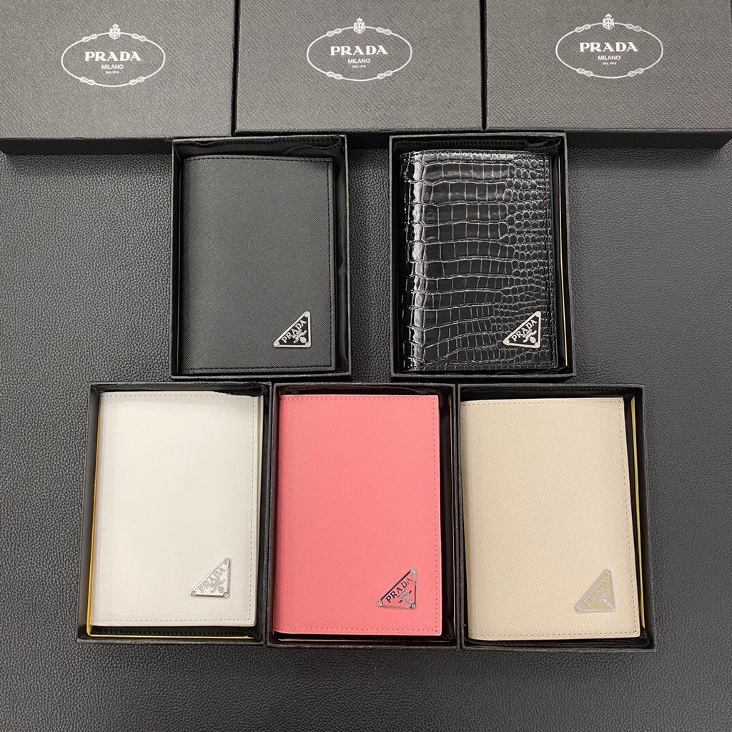 Klassische Passkartenhülle mit Brieftaschenclips
