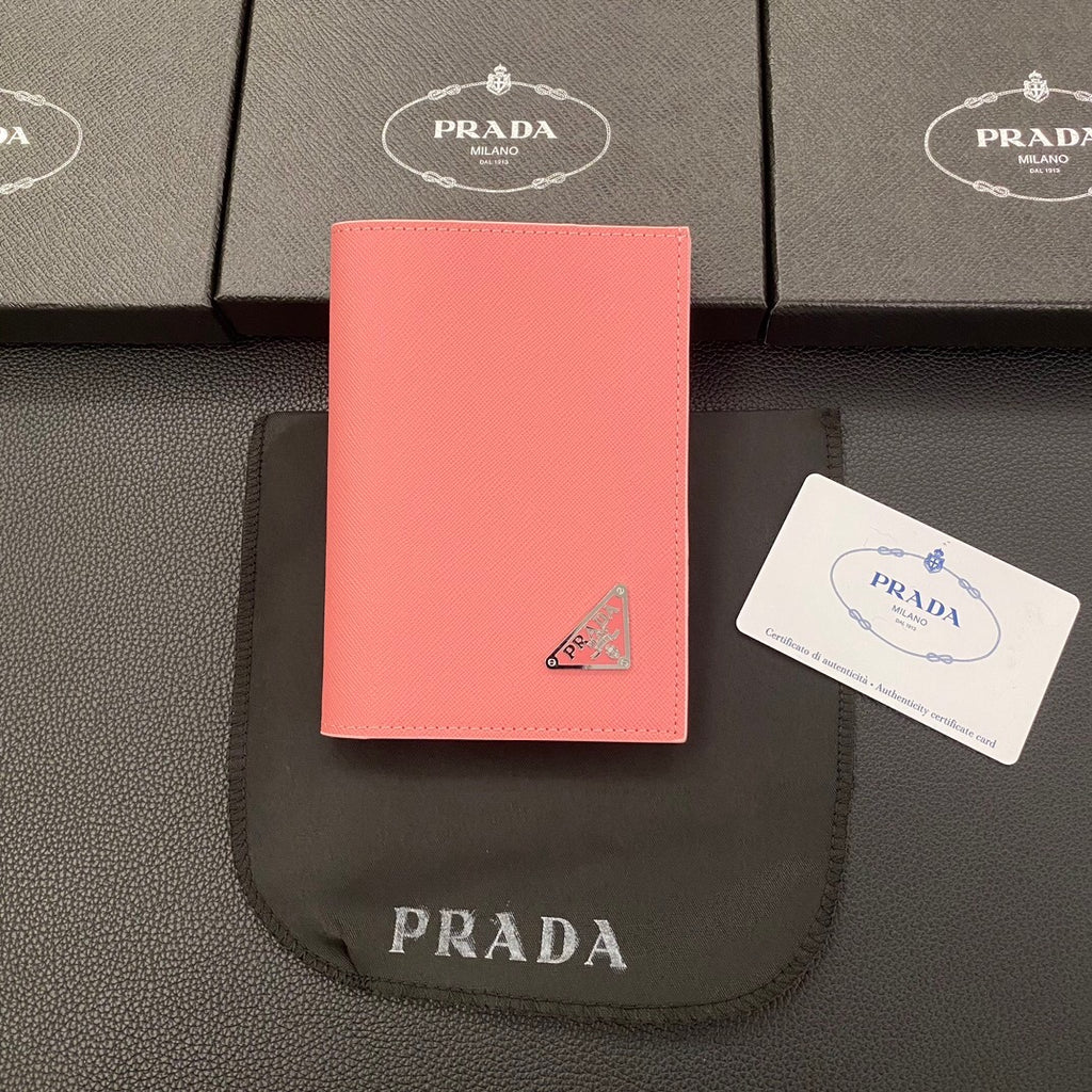 Klassische Passkartenhülle mit Brieftaschenclips
