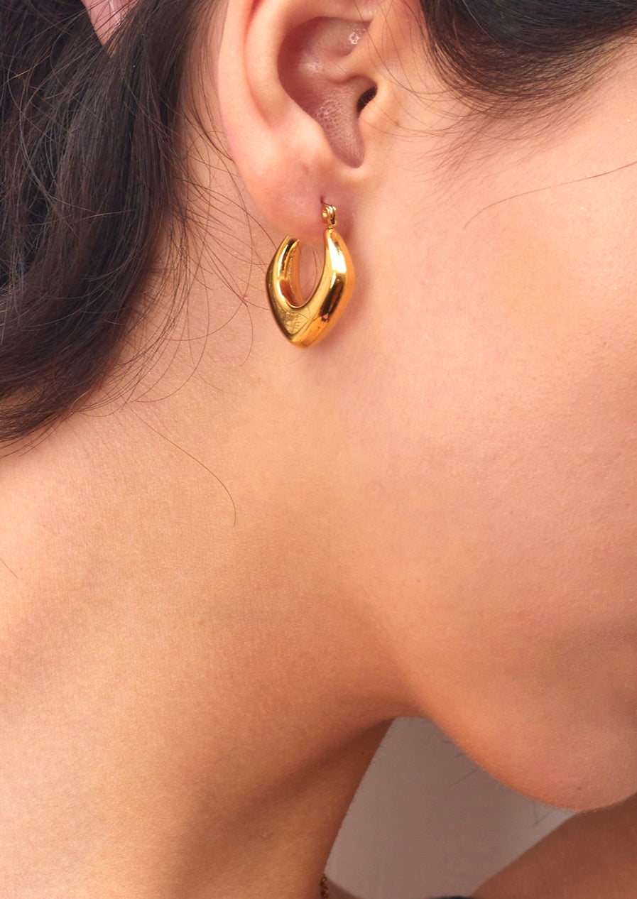 Vicky Earring Vicky Golden Earrings – AIRGAGAFASOUL