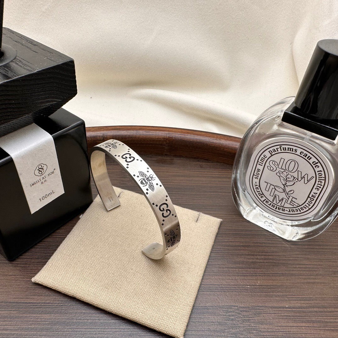 Modisches Silberarmband