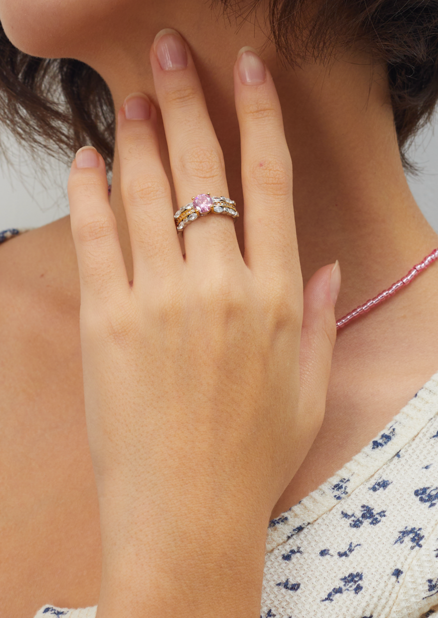 Anello con diamanti rosa royalty
