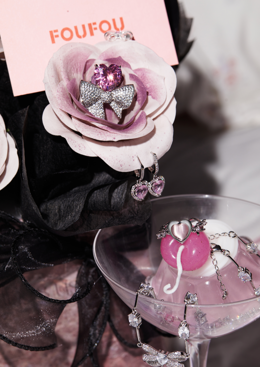 Rosa glitzernde Love Ohrringe