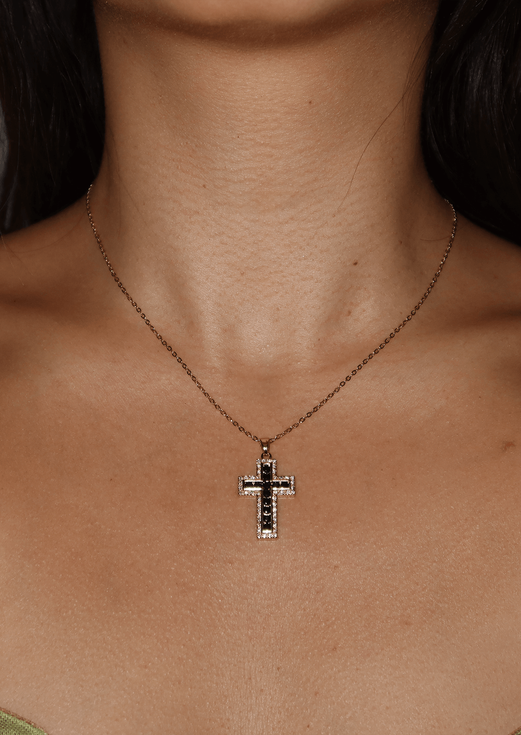 Im Namen der Rose Kreuz Halskette