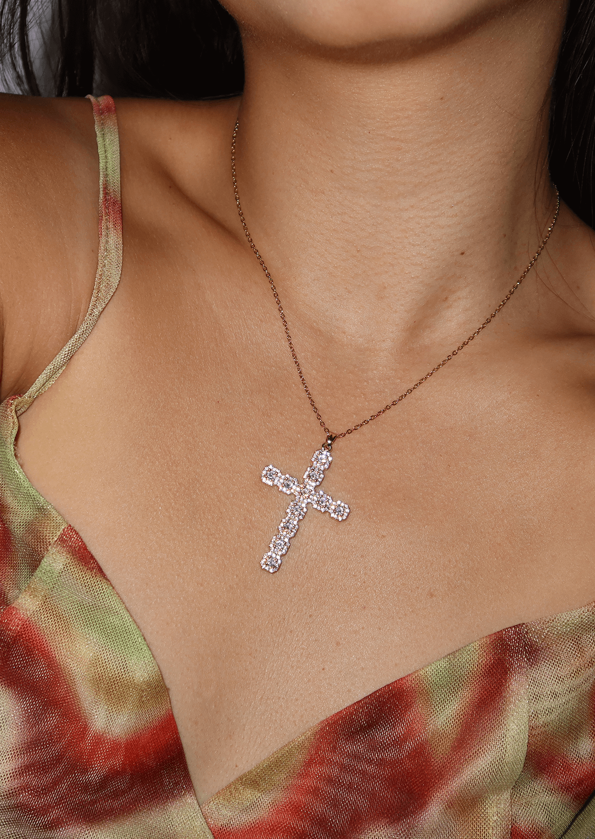 Im Namen der Rose Kreuz Halskette
