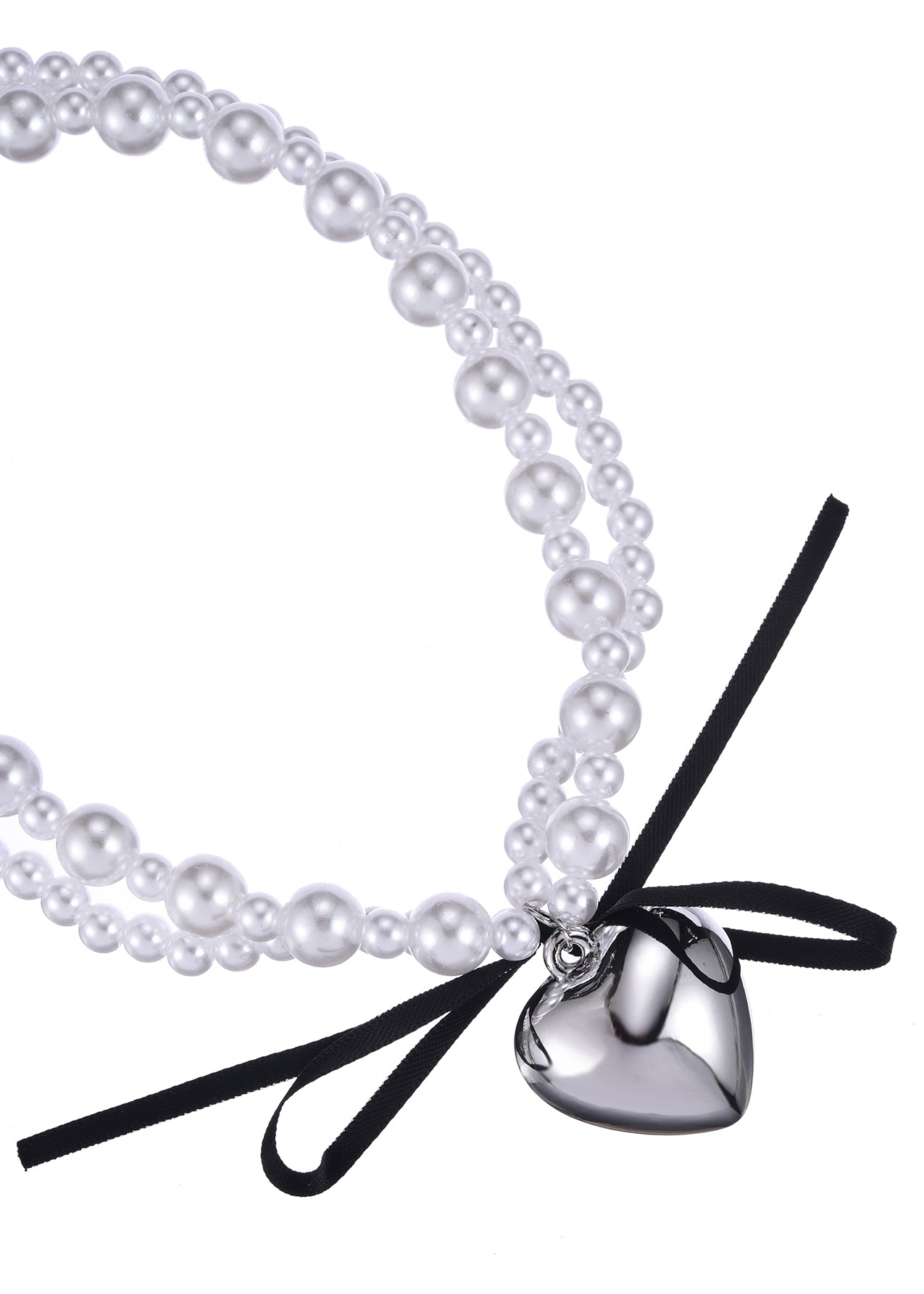 Collana di perle a forma di cuore in argento con fiocco nero di San Valentino