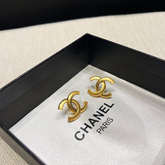 Gold Elegant Earrings