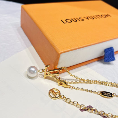 Iconic Pearl Jewelry Set