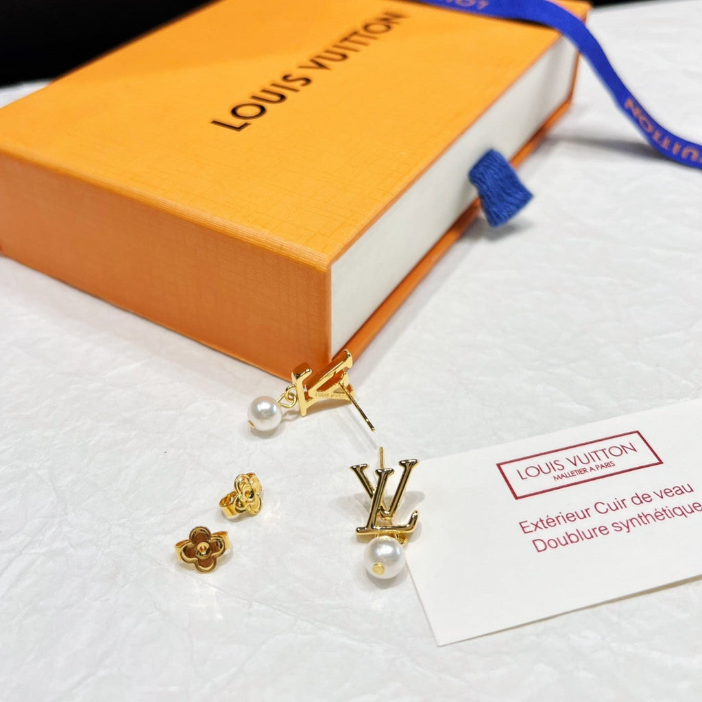 Iconic Pearl Jewelry Set