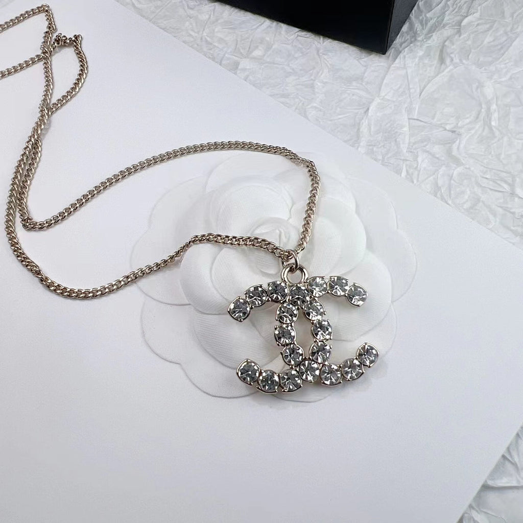 Fashion Crystal Earrings and Necklace