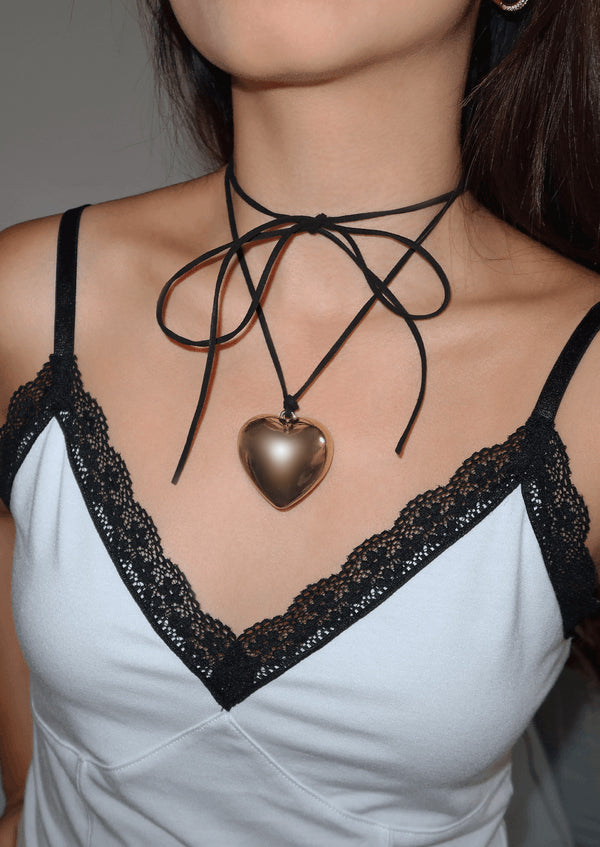Collana a forma di cuore in velluto dorato Isabelle