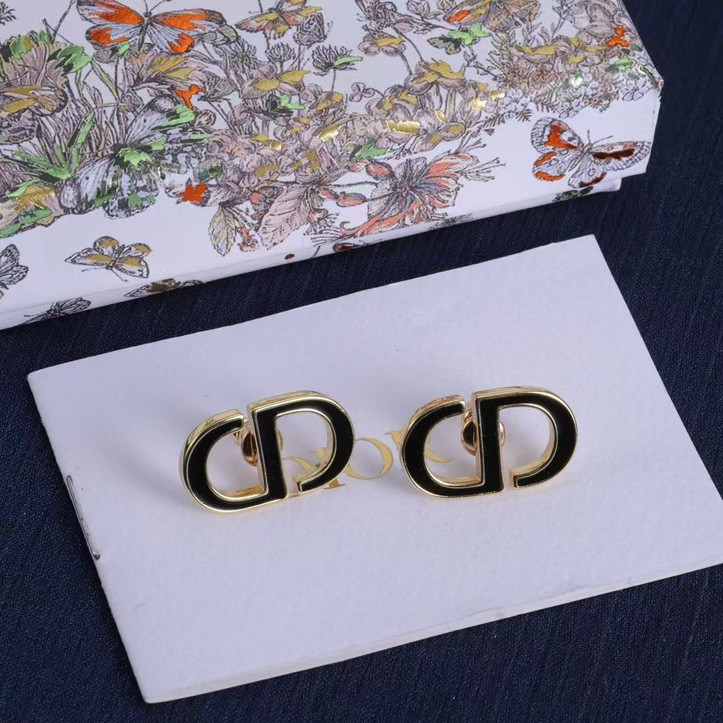Orecchini eleganti e alla moda