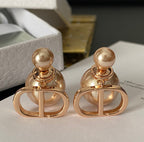 Simple Pearl Earrings