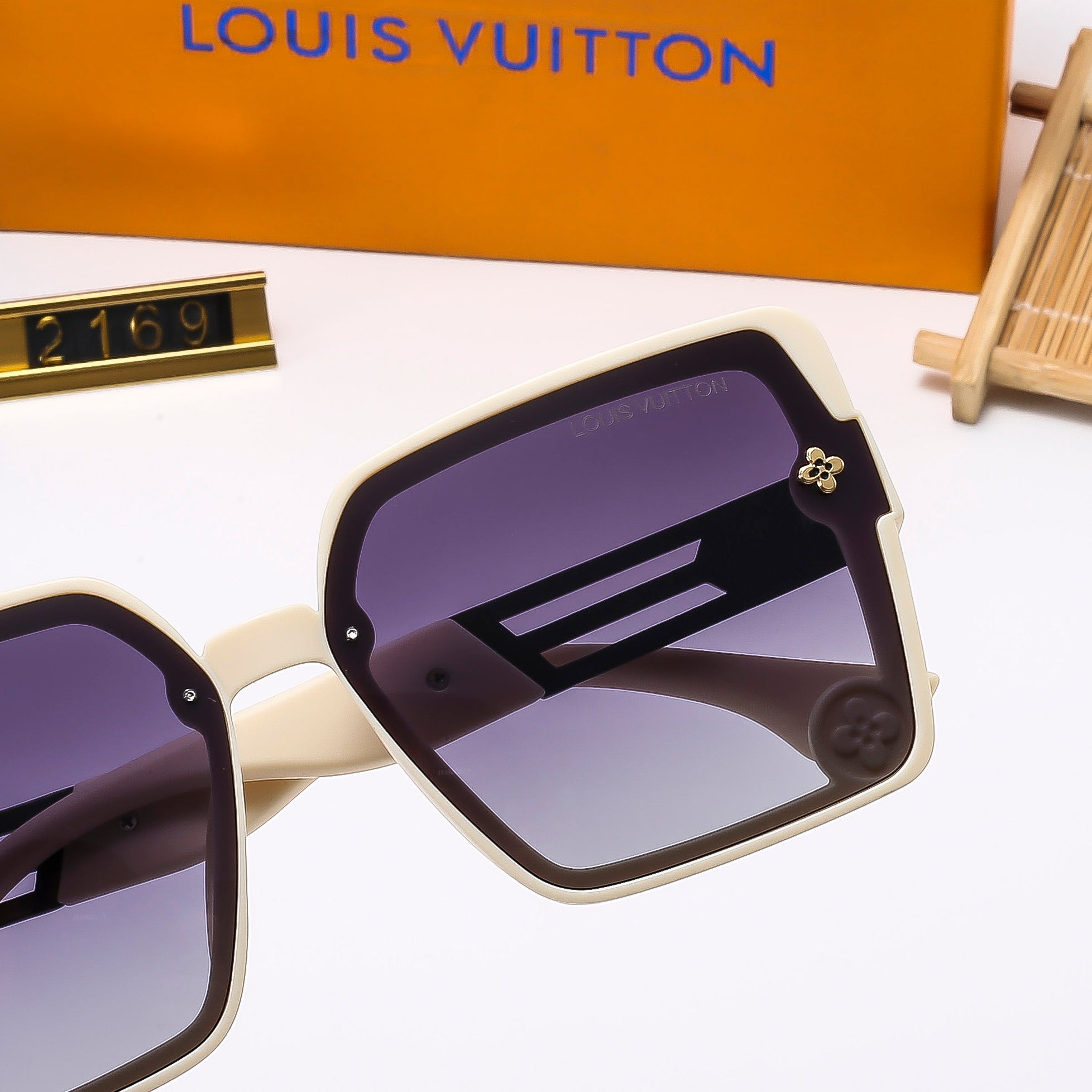 Modische Sonnenbrille mit quadratischem Rahmen