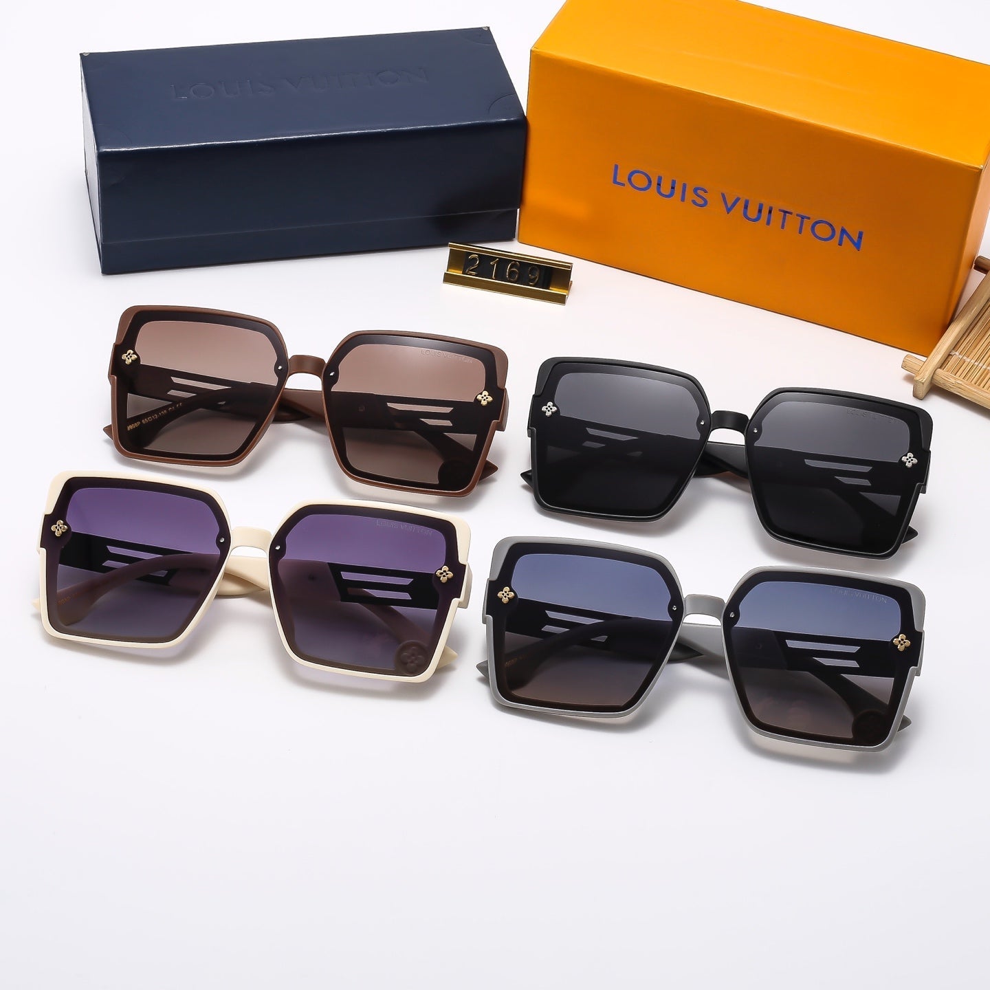 Occhiali da sole alla moda con montatura quadrata