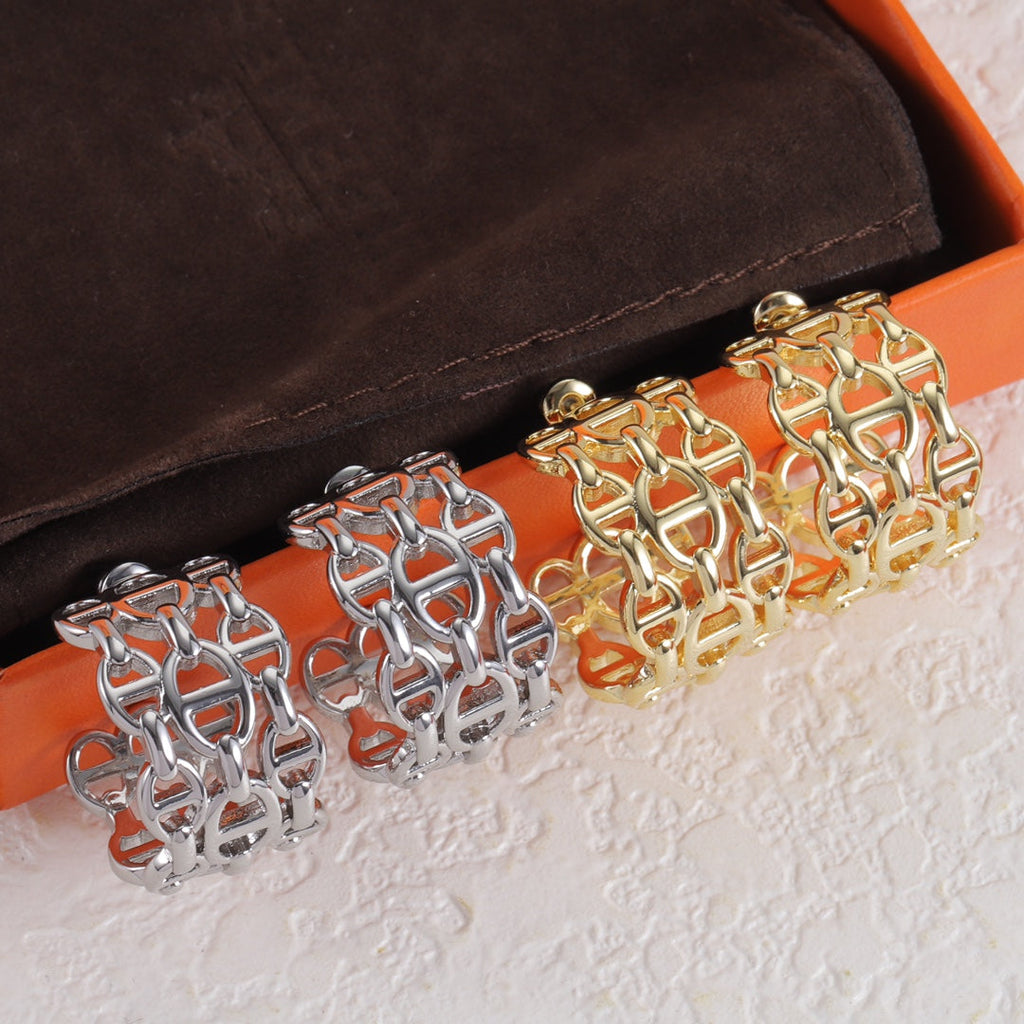 Pig Nose Openwork Earrings