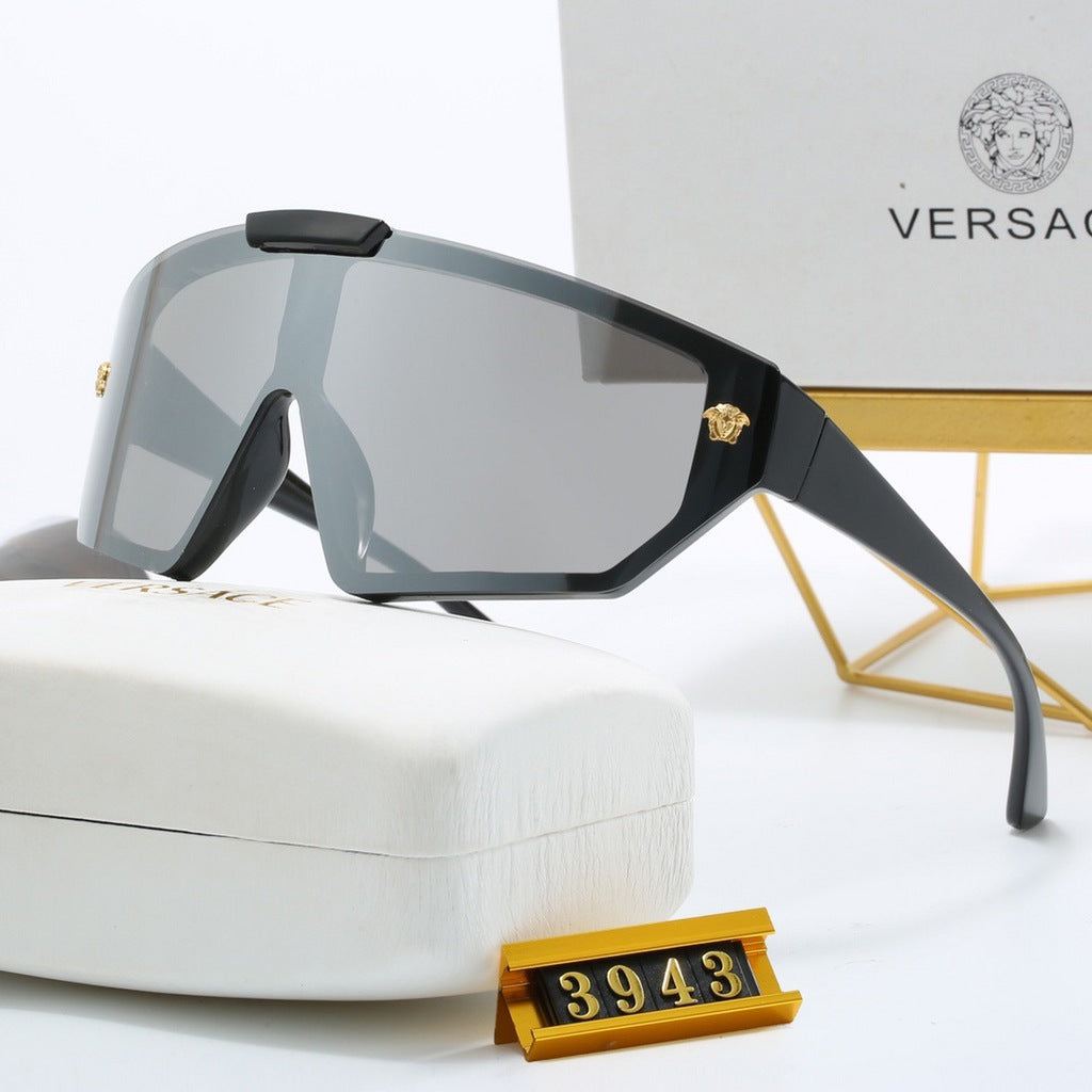 Coole Sonnenbrille mit großem Rahmen