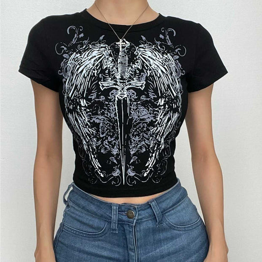 Kurzärmliges Crop-Top mit Rundhalsausschnitt und abstraktem Kontrast 