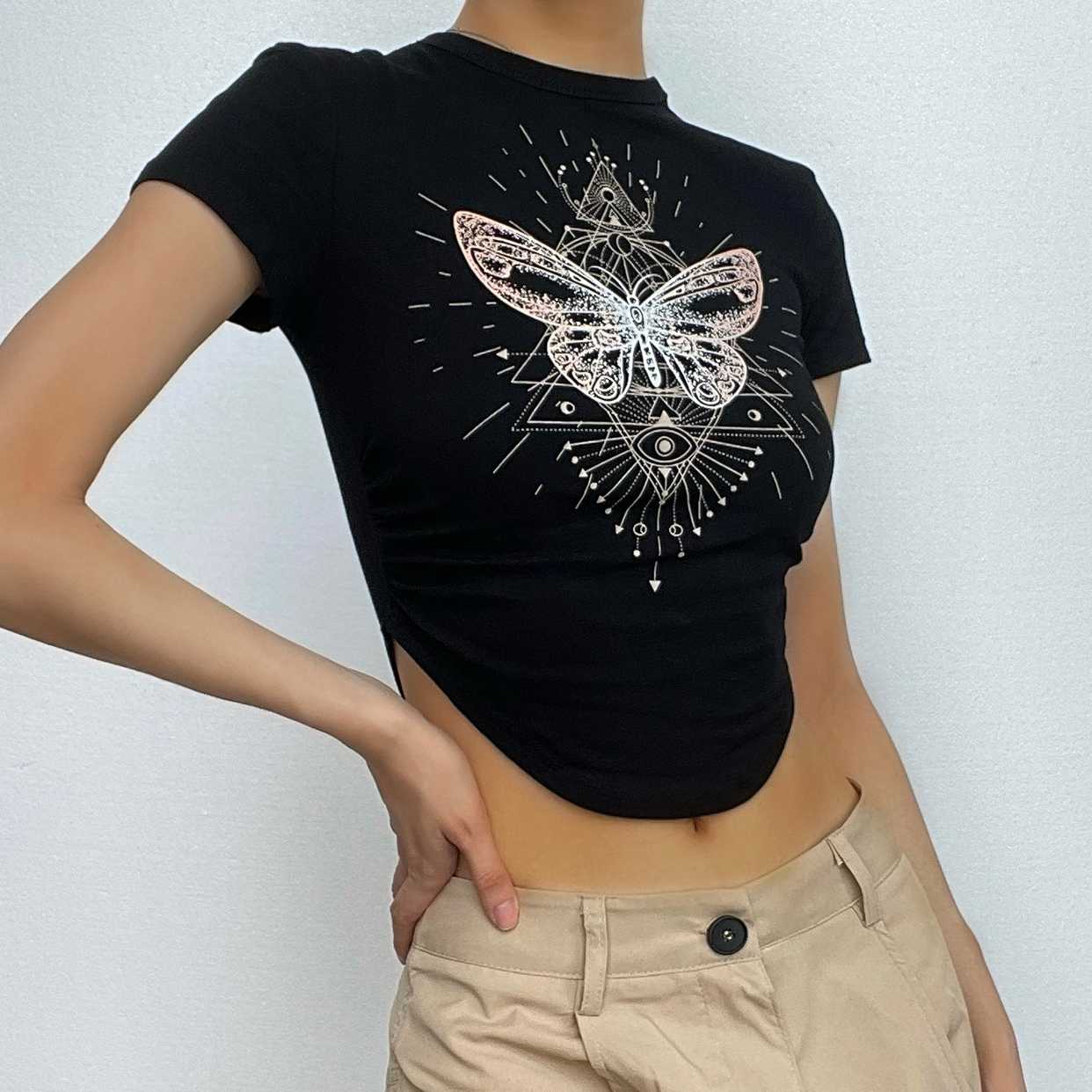 Butterfly pattern crewneck contrast short sleeve crop top