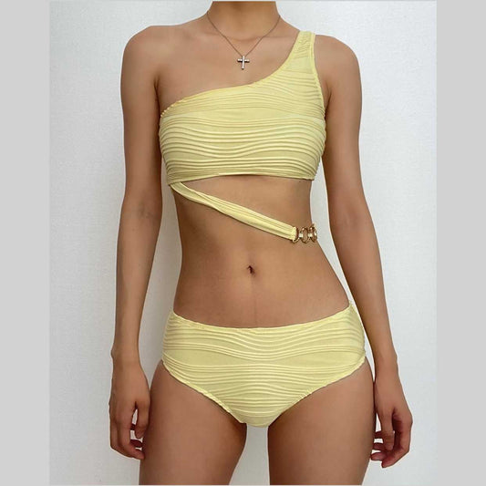 Costume da bagno bikini monospalla con catena metallica irregolare